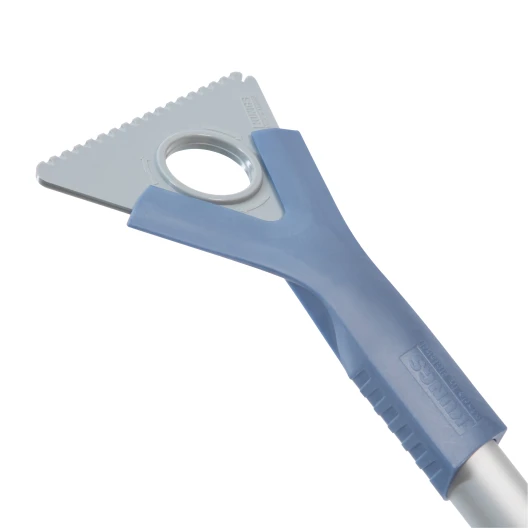 Spazzaneve con asta telescopica