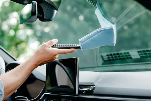 Raschietto per finestrini