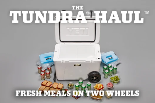 YETI Tundra Kühlbox Haul auf Rädern weiss - mit gratis Trinkbecher*